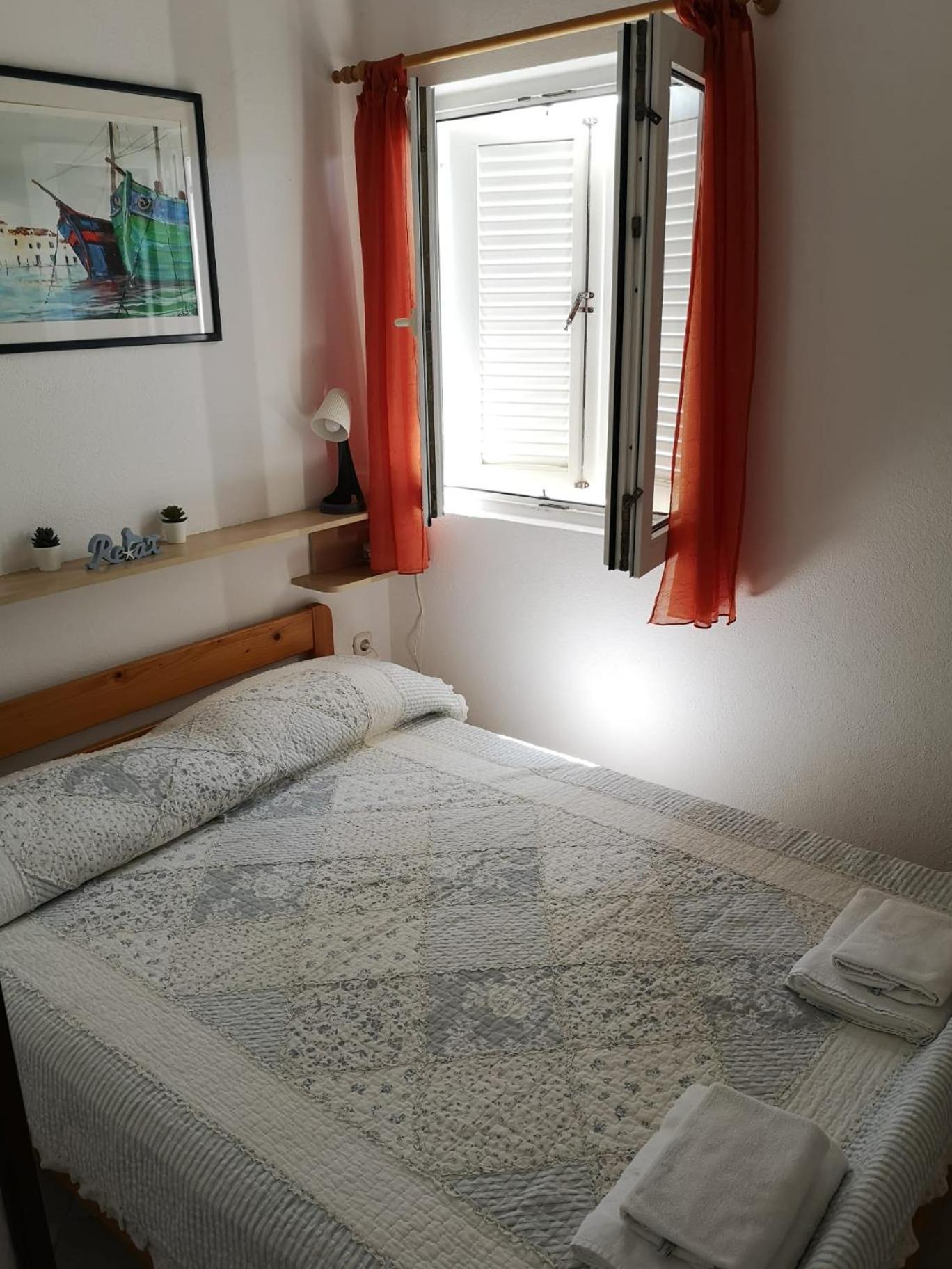 Apartments Toni 特罗吉尔 外观 照片