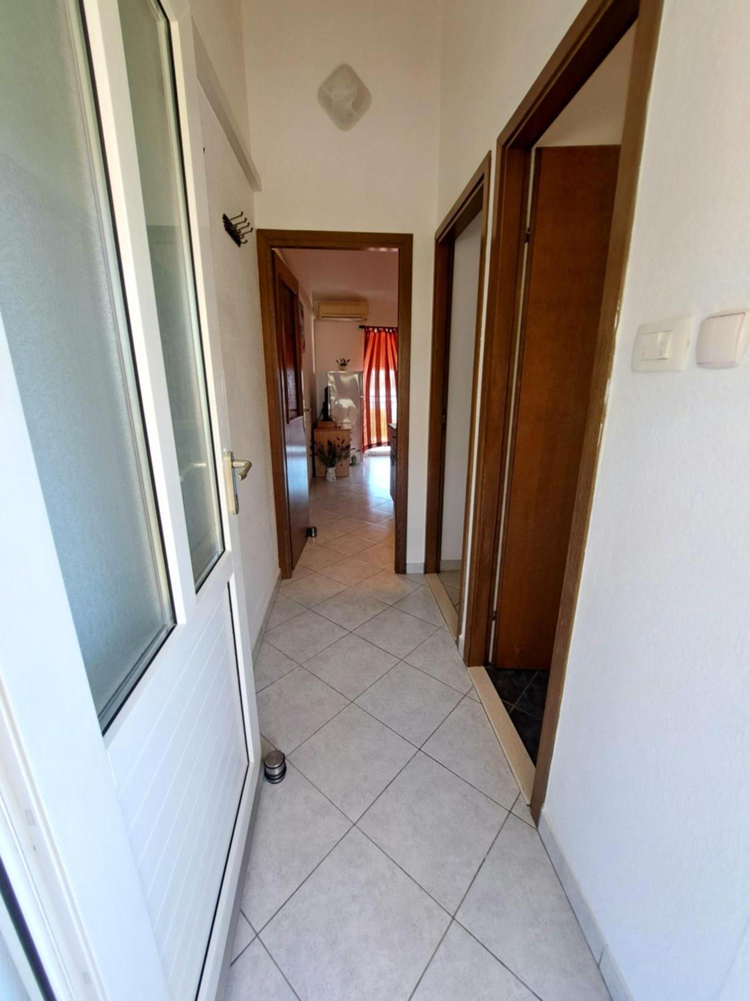 Apartments Toni 特罗吉尔 外观 照片